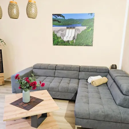 아파트 65m² Ferienwohnung zwischen Skiarena&Saunawelt