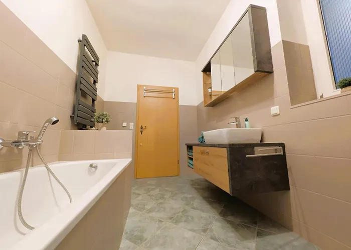 65M² Ferienwohnung Zwischen Skiarena & Saunawelt Apartman *